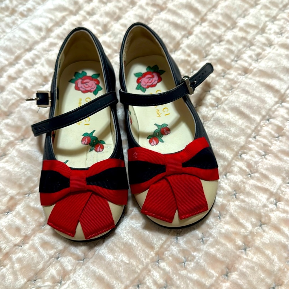 Gucci Kids Dress Shoes with Red and Black Bow